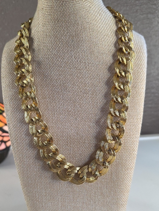 Unsigned Jewelry - Vintage Chunky Double Curb Chainlink Necklace